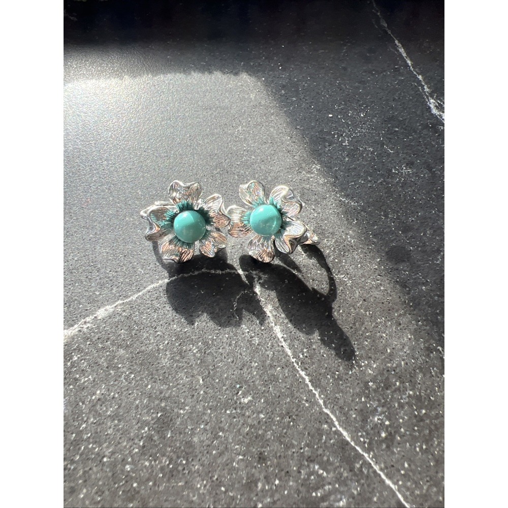 Vintage Sarah Coventry Silvertone Flower Turquoise Clip-On Earrings Signed